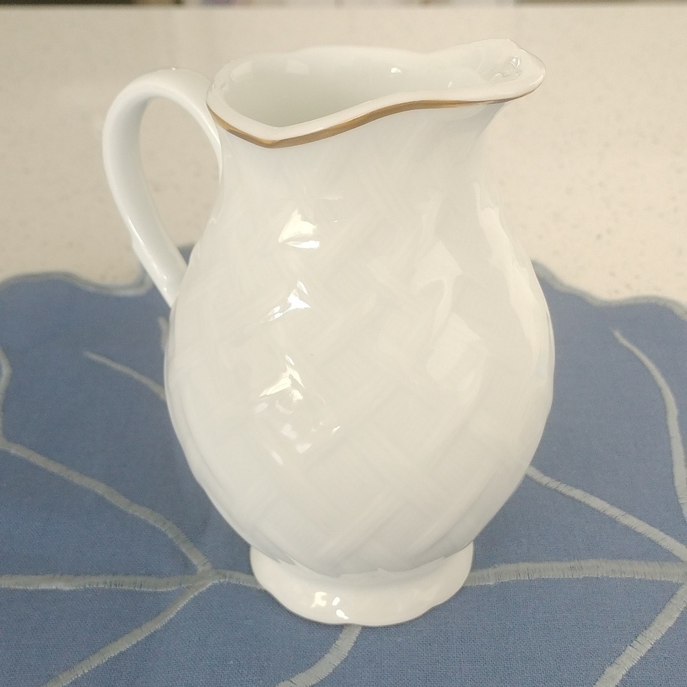 1 Bernardaud Limoge creamer